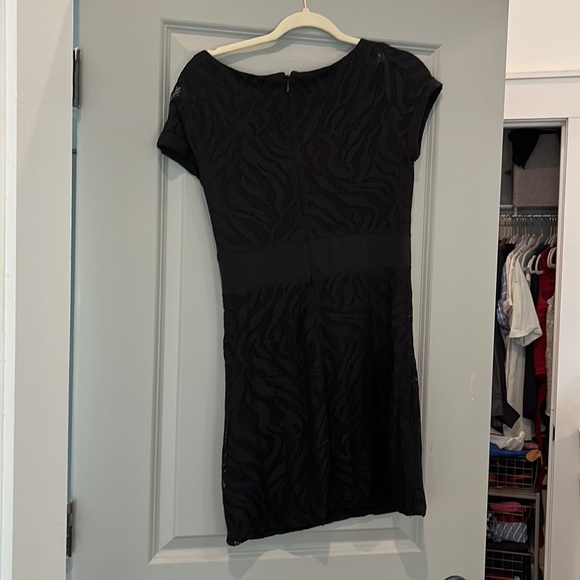 Armani exchange little black dress! Flattering and chic! Size 6 - Picture 6 of 8